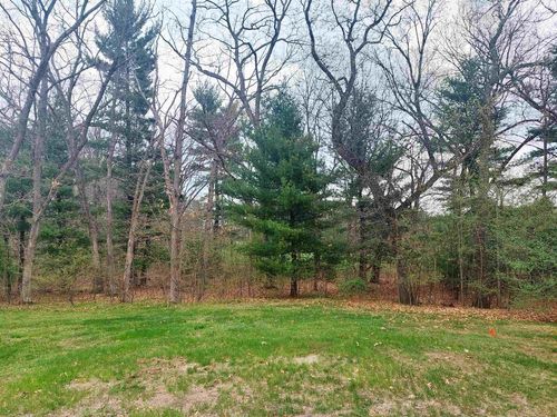 327 Dogwood Ln, Wisconsin Dells, WI, 53965-9310 | Card Image