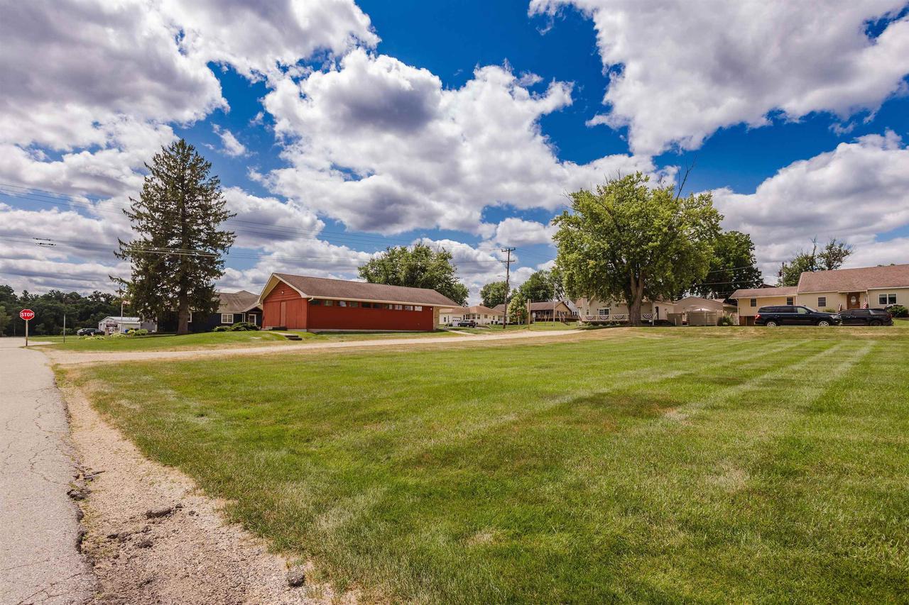 506 Main St, Hollandale, WI 53544