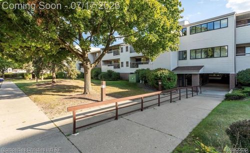 13-30414 Orchard Lake Rd, Farmington Hills, MI, 48334-1362 | Card Image