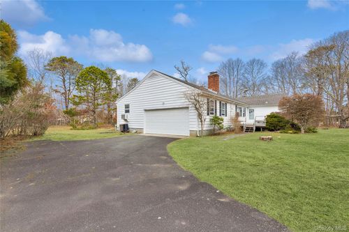 4 E Rampasture Rd, Hampton Bays, NY, 11946-3406 | Card Image