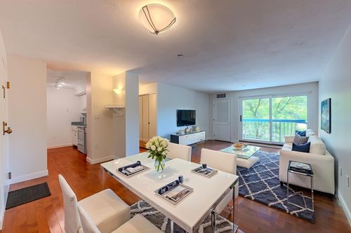 apt-306-22 Railroad St, Andover, MA, 01810-3552 | Card Image