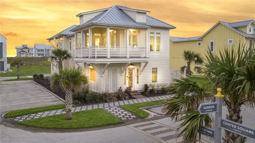 700 Sunrise Ave, Port Aransas, TX, 78373-4256 | Card Image