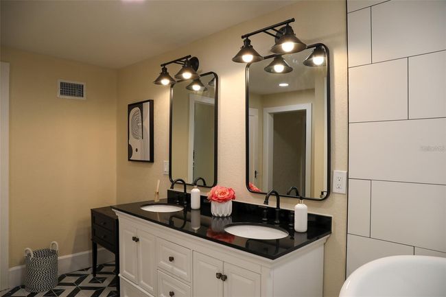 850 13 Th Ave N, House other with 3 bedrooms, 4 bathrooms and null parking in St Petersburg FL | Image 11