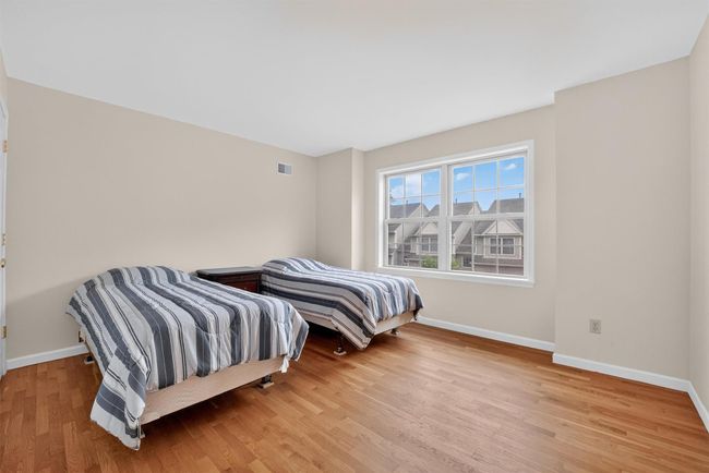 Spare Bedroom | Image 21