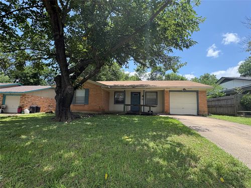 334 Linkwood Dr, Duncanville, TX, 75137-4318 | Card Image