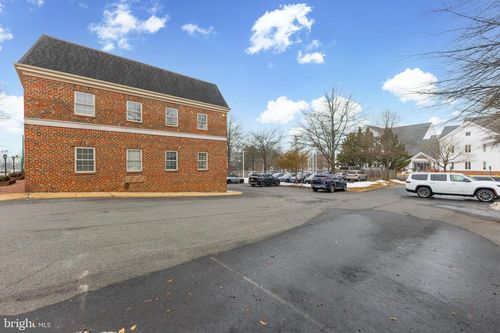 156 Maple Ave E, Vienna, VA, 22180-5726 | Card Image