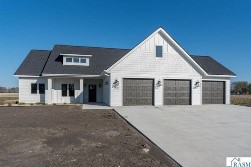 2132 Deerwood Dr, North Mankato, MN, 56003-7510 | Card Image