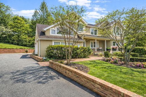 4 2nd St, Woodbury, NY, 11797-1321 | Card Image