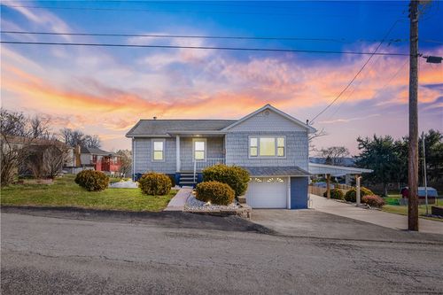 205 N Quarry St, Mount Pleasant, PA, 15666-1231 | Card Image