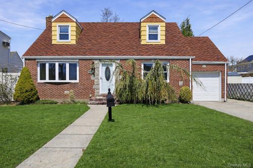 1719 William St, Merrick, NY, 11566-1950 | Card Image