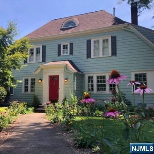 391 Up Mountain Avenue, Montclair, NJ, 07043 | Card Image