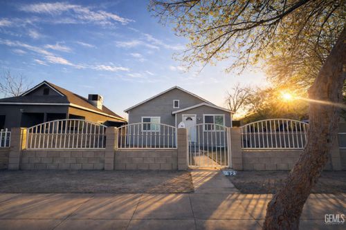 923 Sumner St, Bakersfield, CA, 93305-5253 | Card Image