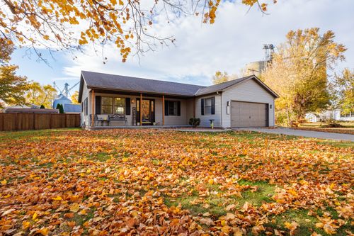 303 S Madison St, Towanda, IL, 61776 | Card Image