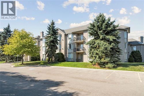 302-970 Golf Links Rd, Ancaster, ON, L9K1J8 | Card Image