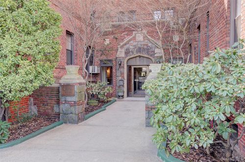 3l-167-10 Crocheron Ave, Flushing, NY, 11358-2130 | Card Image