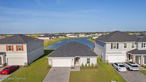 527 Glaspell Cir Se, Palm Bay, FL, 32909-1422 | Card Image