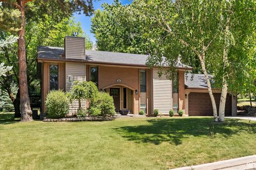 384 W 4200 N, Pleasant View, UT, 84414-1178 | Card Image