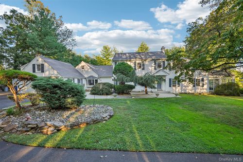 8 Abbey Rd, Orangeburg, NY, 10962-1000 | Card Image