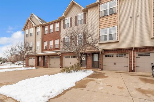 2205 Knotty Pine Trl, Howell, MI, 48855-7801 | Card Image