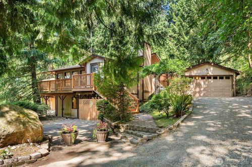 19510 Se May Valley Rd, Issaquah, WA, 98027-8518 | Card Image