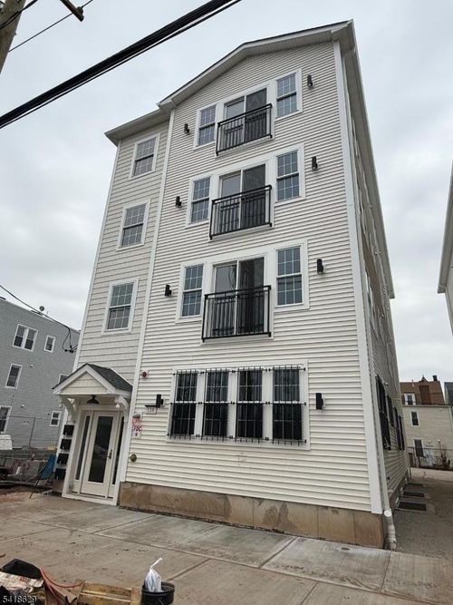 138 Littleton Ave, Newark, NJ, 07103-2417 | Card Image