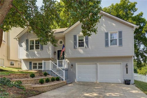 12400 S Seminole Dr, Olathe, KS, 66062-5631 | Card Image