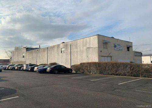 525 Ray St, Freeport, NY, 11520-5230 | Card Image