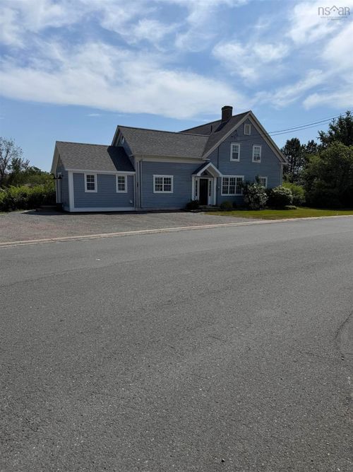 28 Townsend Street B2g 2y1, Antigonish, NS, B2G2Y1 | Card Image