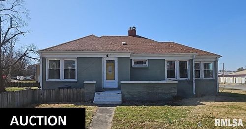 200 W Delaware St, Fairfield, IL, 62837-1712 | Card Image