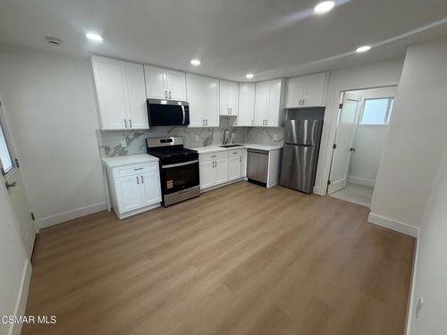 c-1355 Calle Durazno, Thousand Oaks, CA, 91360-6711 | Card Image