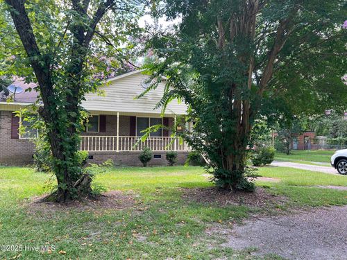 413 W Church St, Williamston, NC, 27892-2357 | Card Image
