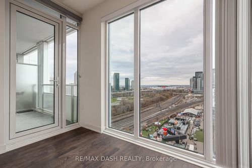 1508w-27 Bathurst St, Toronto, ON, M5V0R1 | Card Image