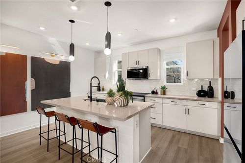 203-101 S Laxore St, Anaheim, CA, 92804-1902 | Card Image