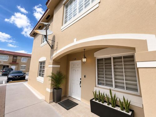 110-8100 W 28th Ct, Hialeah, FL, 33018-5116 | Card Image