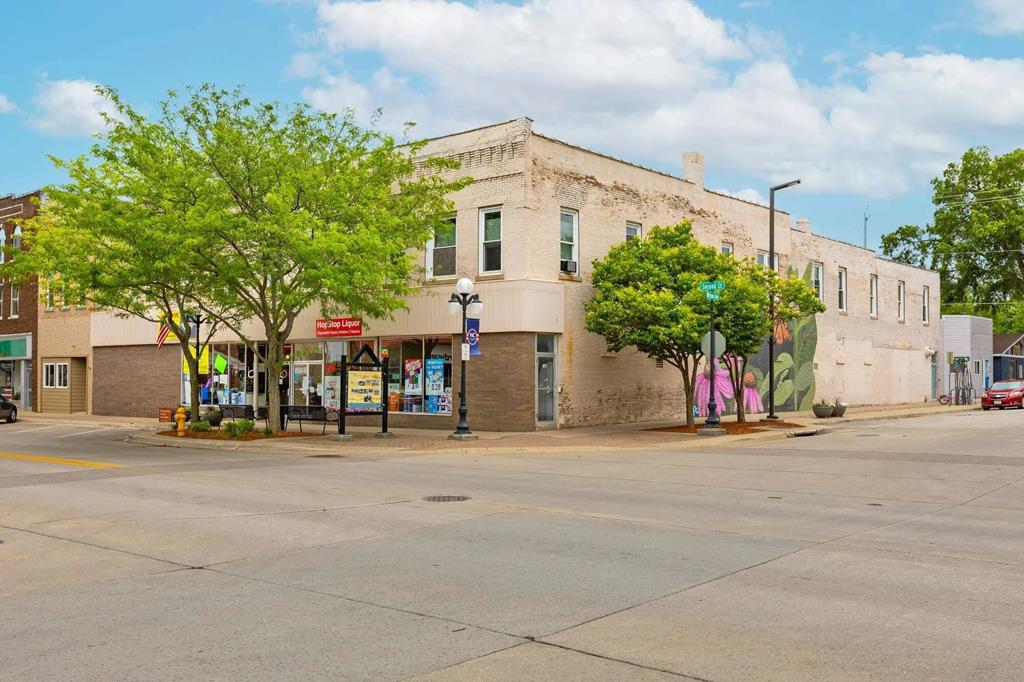 546 2Nd St, Webster City, IA 50595