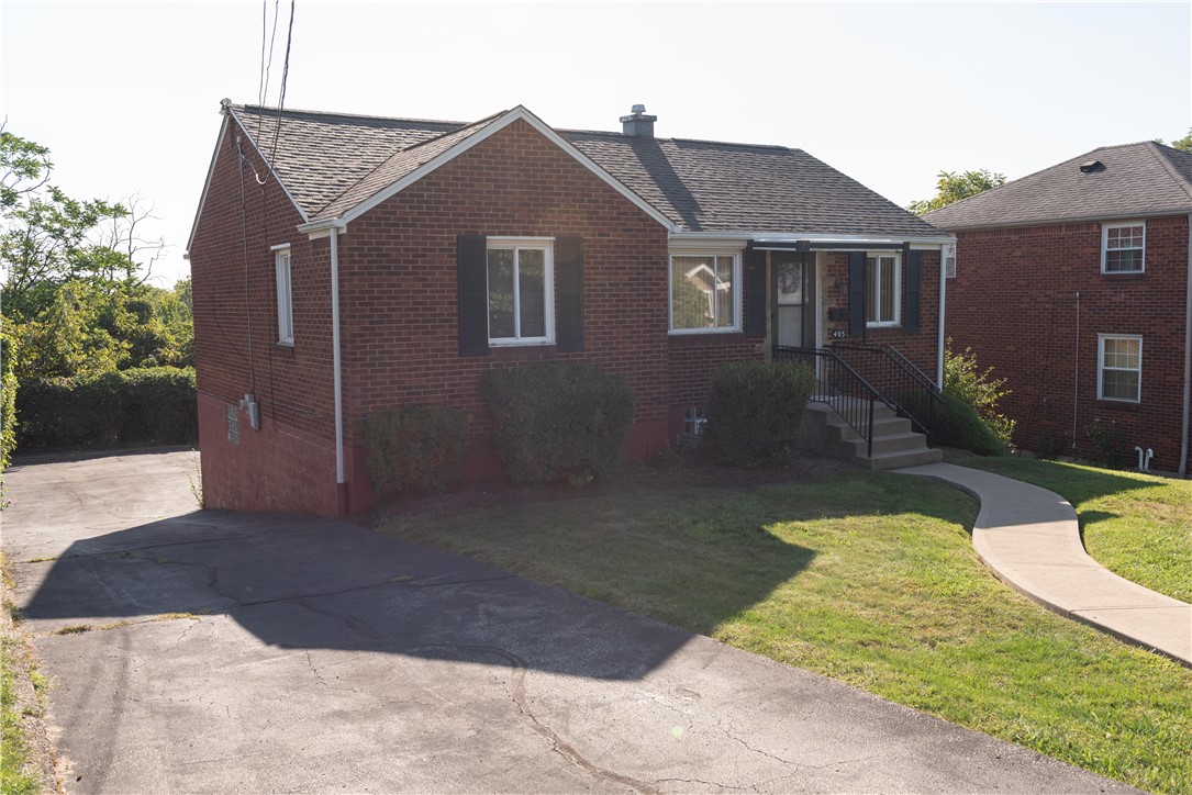 Poe Dr, Pittsburgh, PA 15235