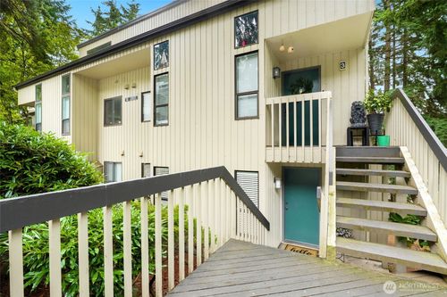 4-3517 109th Pl Ne, Bellevue, WA, 98004-7634 | Card Image