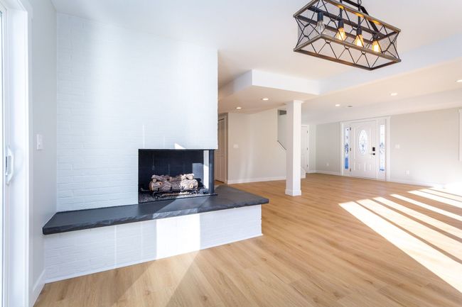 Corner fireplace with harth | Image 10