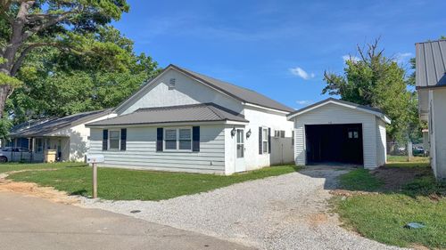 248 E Marshfield St, Hartville, MO, 65667-8203 | Card Image