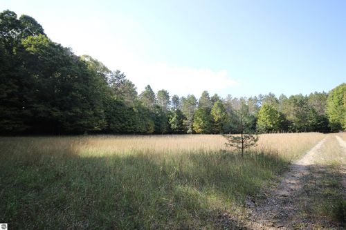 3671 Voice Rd, Kingsley, MI, 49649-9359 | Card Image