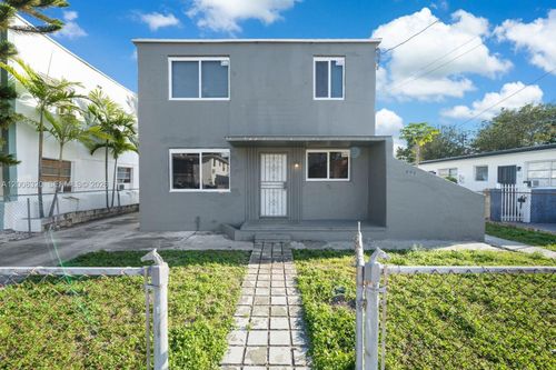 842 Sw 3rd St, Miami, FL, 33130 | Card Image