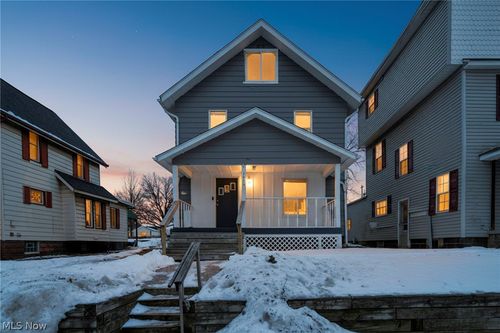 1084 Shannon Ave, Barberton, OH, 44203-6778 | Card Image