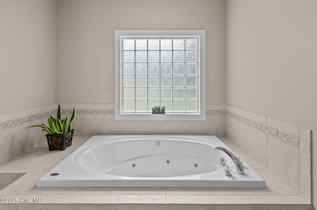Primary Bath | Image 17