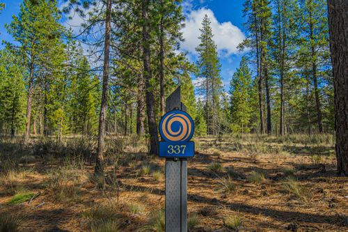 337-56319 Mirror Rock Loop, Bend, OR, 97707-2680 | Card Image