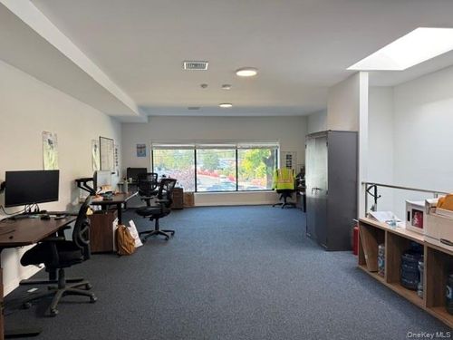 2f-282 Plandome Rd, Manhasset, NY, 11030-2327 | Card Image