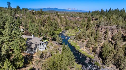 4219 Nw Lower Village Rd, Bend, OR, 97703-8100 | Card Image