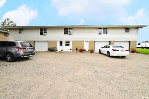 517 E Monroe St, Metamora, IL, 61548-8705 | Card Image