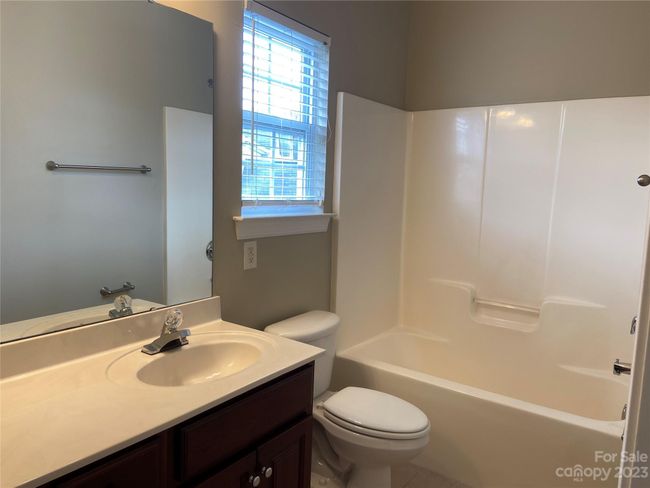 Upper hallway bath view 2 | Image 24