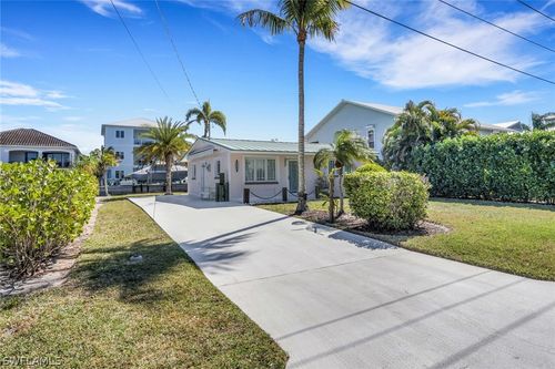 1290 Venetian Way, NAPLES, FL, 34110-1518 | Card Image