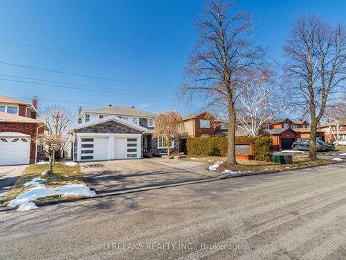 172 Melissa Cres, Whitby, ON, L1N8G8 | Card Image